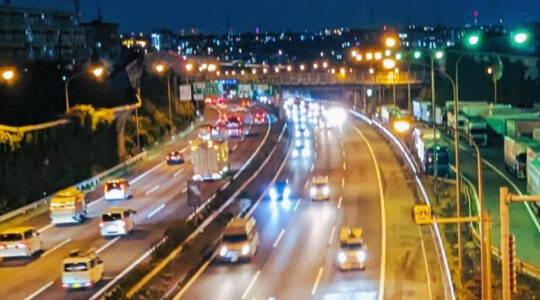 夜の道路イメージ